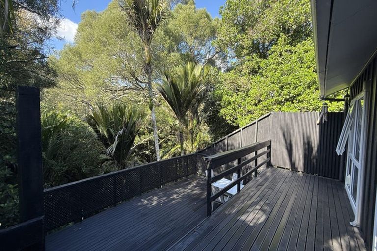 Photo of property in 4 Hiwihau Place, Glenfield, Auckland, 0629