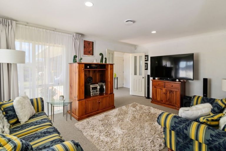 Photo of property in 118 Rimuvale Street, Pukehangi, Rotorua, 3015