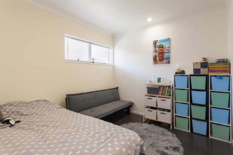 Photo of property in 1/37 Sunrise Avenue, Mount Maunganui, 3116