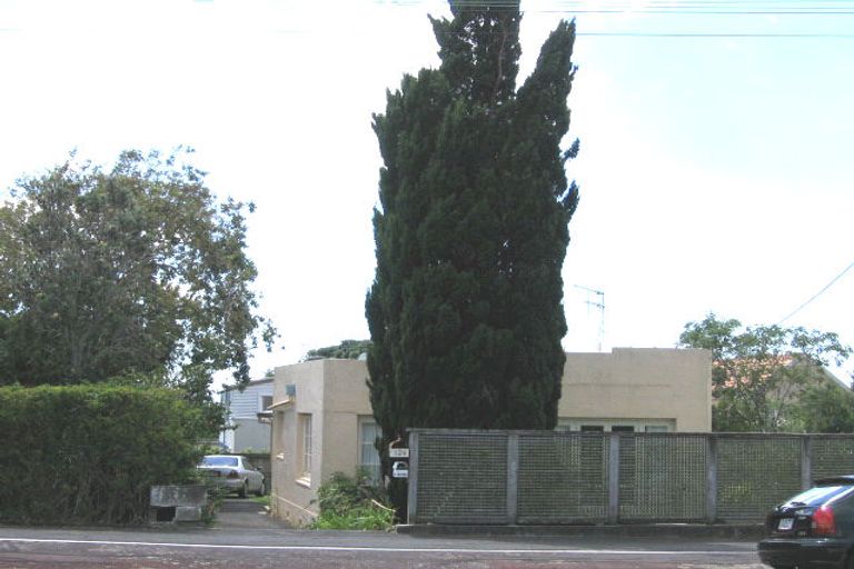 Photo of property in 124 Calliope Road, Stanley Point, Auckland, 0624