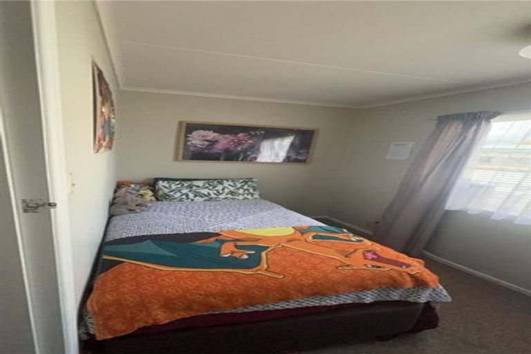 Photo of property in 1 Balmoral Street, Levin, 5510