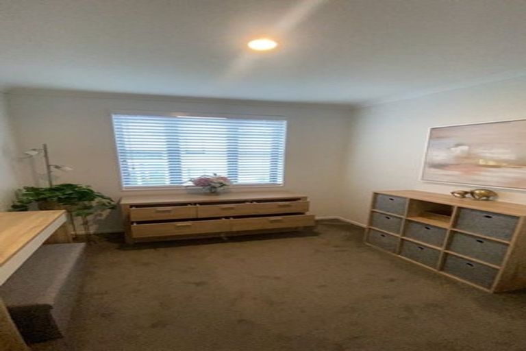 Photo of property in 15 Saddleback Crescent, Papakura, 2110