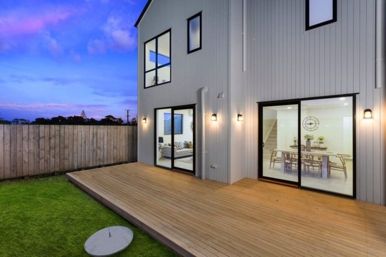 Photo of property in 36 Waihou Crescent, Albany Heights, Auckland, 0632