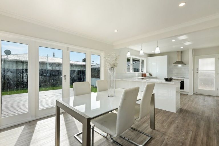 Photo of property in 117 Blighs Road, Strowan, Christchurch, 8052