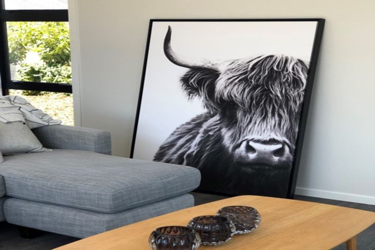 Photo of property in 53 Vinistra Road, Kumeu, 0810