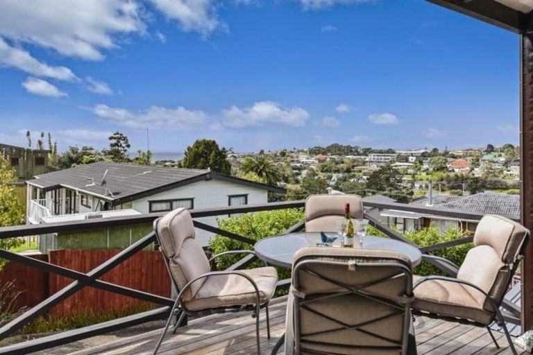 Photo of property in 22 Arran Road, Browns Bay, Auckland, 0630