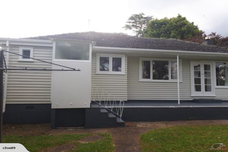 Photo of property in 239 Hepburn Road, Glendene, Auckland, 0602