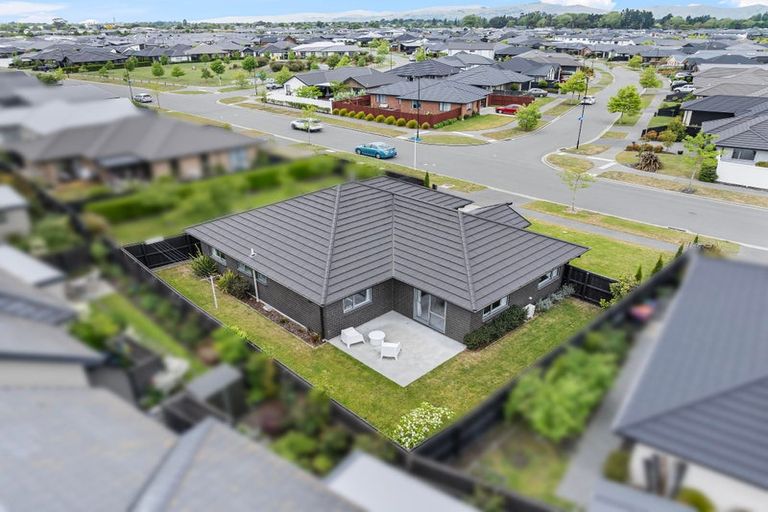 Photo of property in 15 Katrine Drive, Marshland, Christchurch, 8083