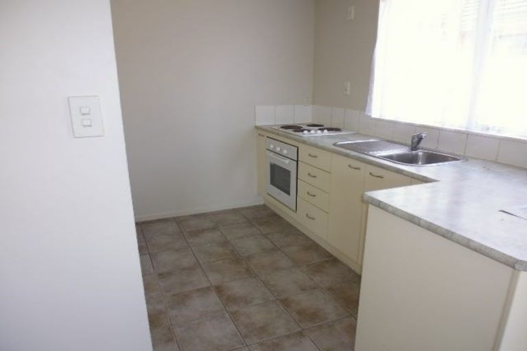 Photo of property in 18 Oakleigh Avenue, Takanini, 2112