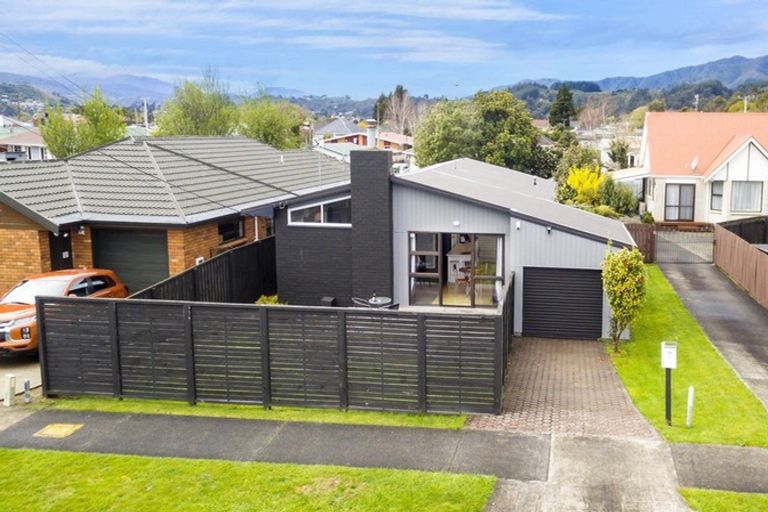 Photo of property in 30a Exchange Street, Ebdentown, Upper Hutt, 5018