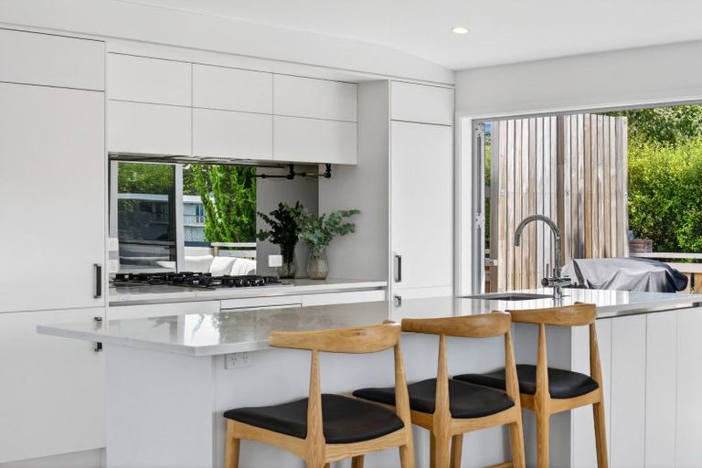 Photo of property in 7 Enfield Road, Hospital Hill, Napier, 4110