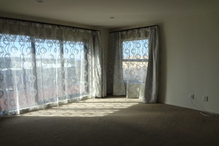 Photo of property in 79 Deep Creek Road, Waiake, Auckland, 0630