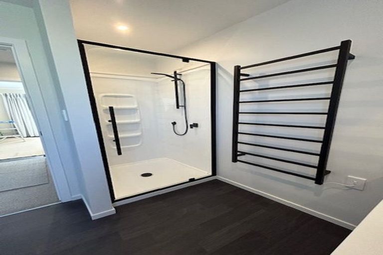 Photo of property in 77a Arahura Crescent, Waitangirua, Porirua, 5024