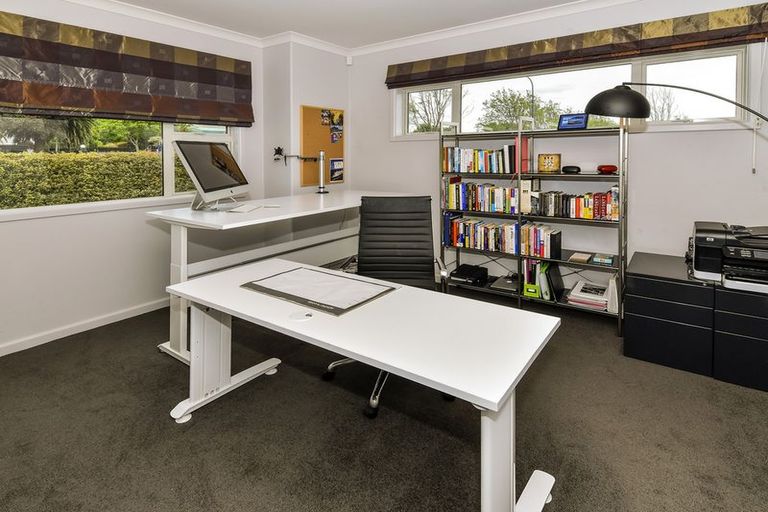 Photo of property in 17 Hinau Street, New Lynn, Auckland, 0600