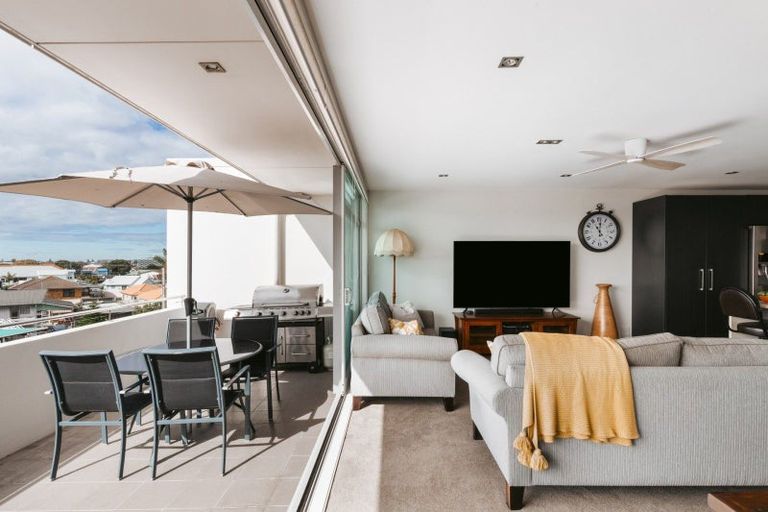 Photo of property in Palm Cove Apartments, 302/6 Tawa Street, Mount Maunganui, 3116