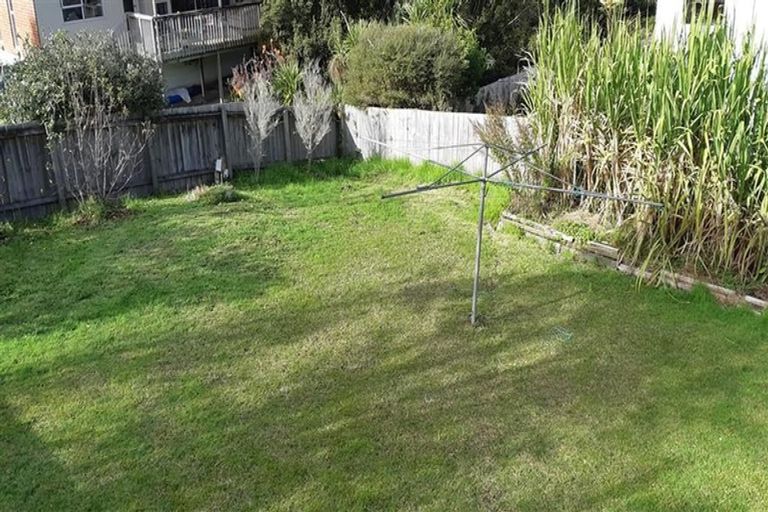 Photo of property in 12a Manuka Road, Glenfield, Auckland, 0629