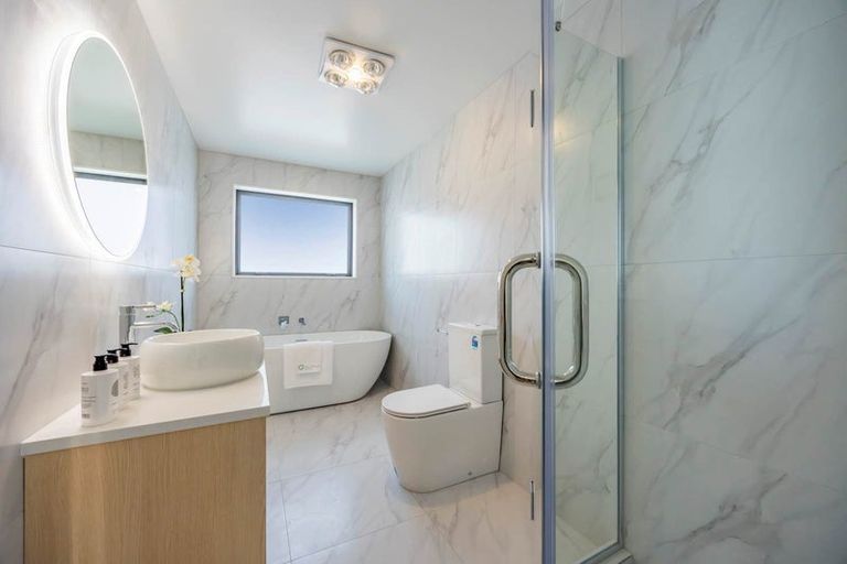 Photo of property in 215c Forrest Hill Road, Forrest Hill, Auckland, 0620