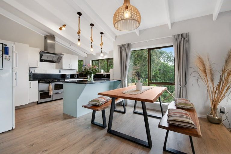 Photo of property in 12 Cochrane Avenue, Arkles Bay, Whangaparaoa, 0932