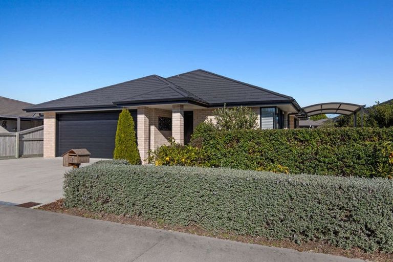 Photo of property in 2 Muriel Way, Papamoa Beach, Papamoa, 3118