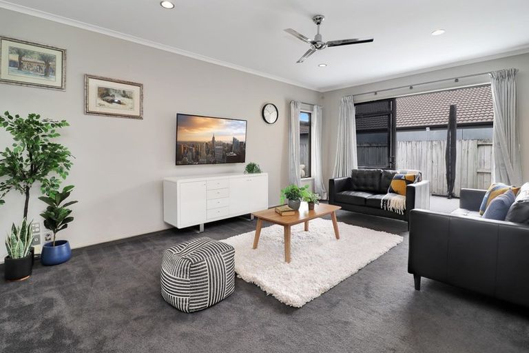 Photo of property in 102 Oriental Parade, Papamoa Beach, Papamoa, 3118