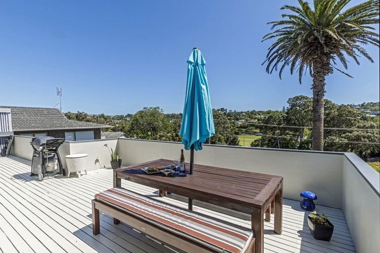 Photo of property in 26 Glencoe Road, Browns Bay, Auckland, 0630