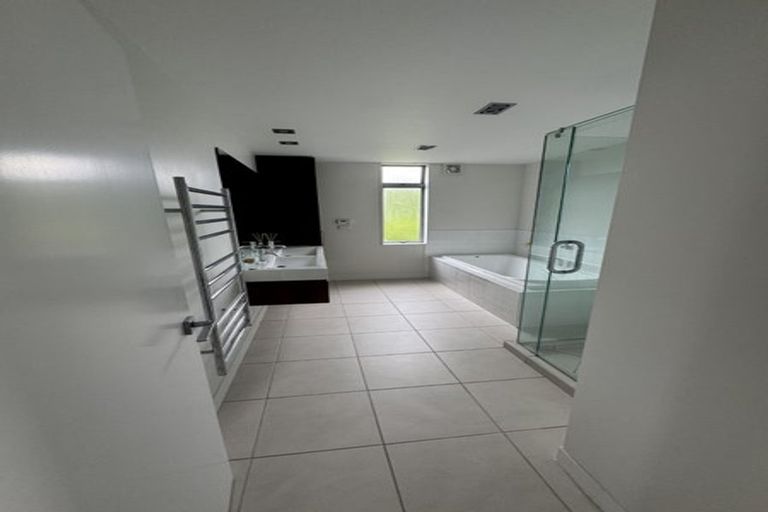 Photo of property in 77 Kittiwake Drive, Schnapper Rock, Auckland, 0632