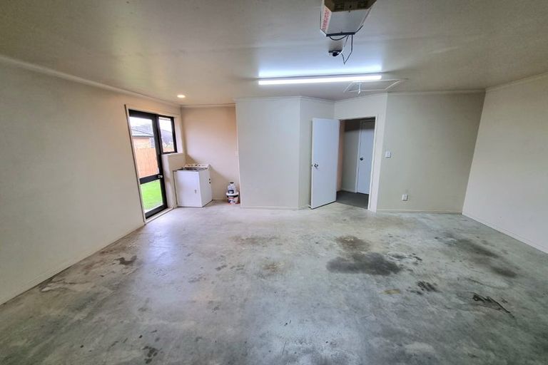 Photo of property in 11 Sunvista Avenue, Oteha, Auckland, 0632