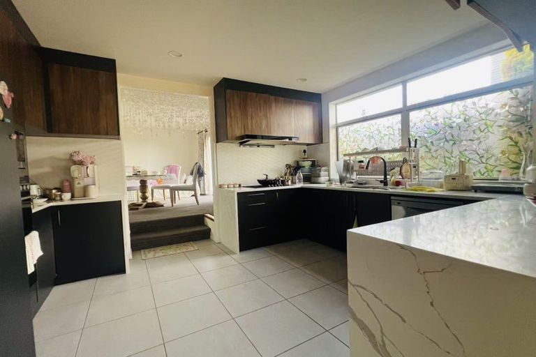 Photo of property in 15 Constable Lane, West Harbour, Auckland, 0618