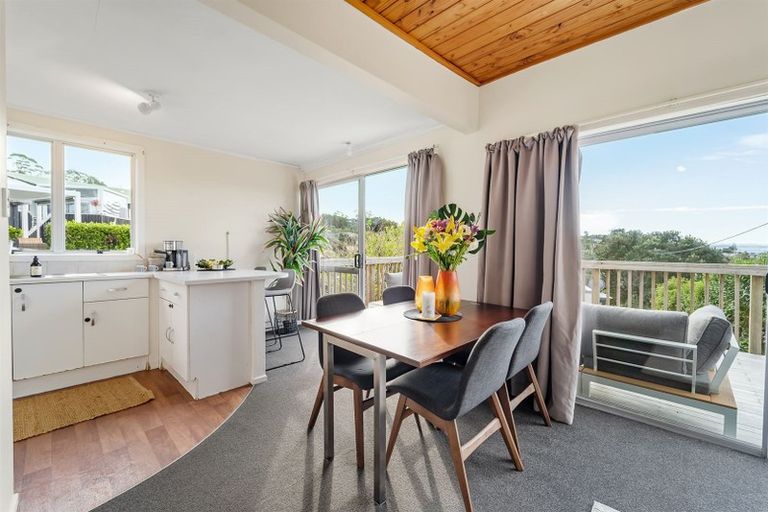 Photo of property in 53 Elliston Crescent, Stanmore Bay, Whangaparaoa, 0932