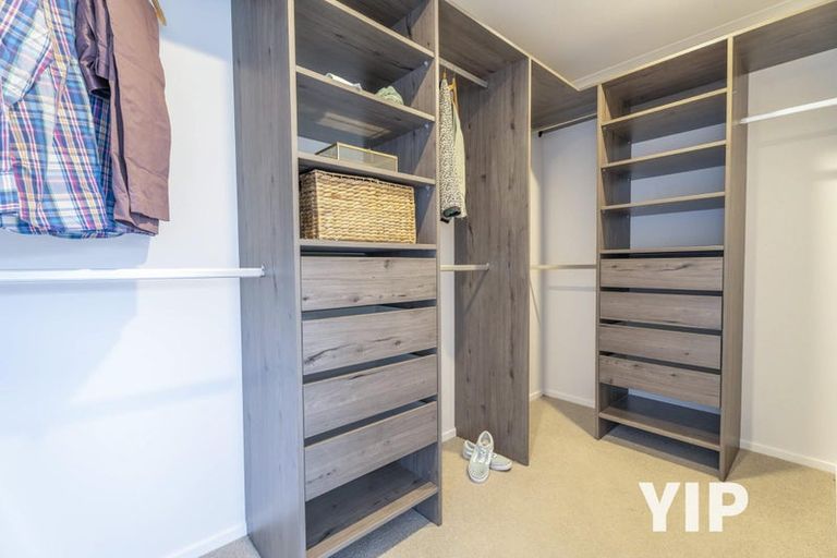 Photo of property in 10 Cromwell Point, Newlands, Wellington, 6037