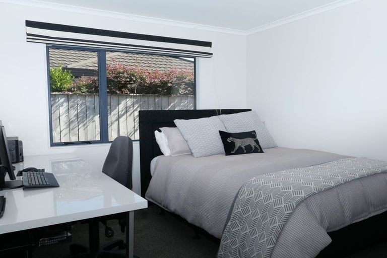 Photo of property in 64 Lorna Irene Drive, Raumati South, Paraparaumu, 5032