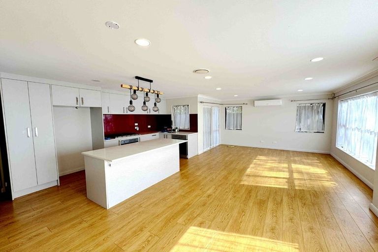 Photo of property in 1 Hard Beech Street, Takanini, 2110