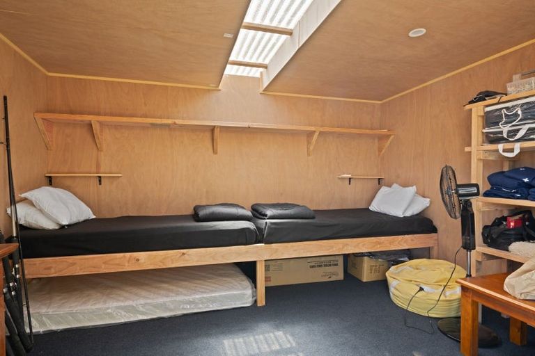 Photo of property in 4954 Kenepuru Road, Ohauparuparu Bay, Picton, 7282