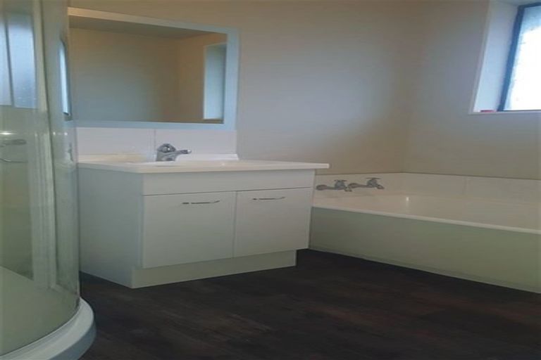 Photo of property in 1/108 Queenspark Drive, Parklands, Christchurch, 8083