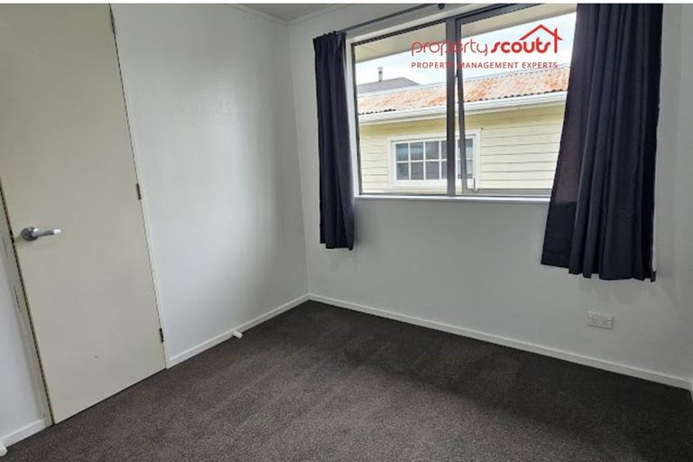 Photo of property in 71 Queenwood Road, Levin, 5510