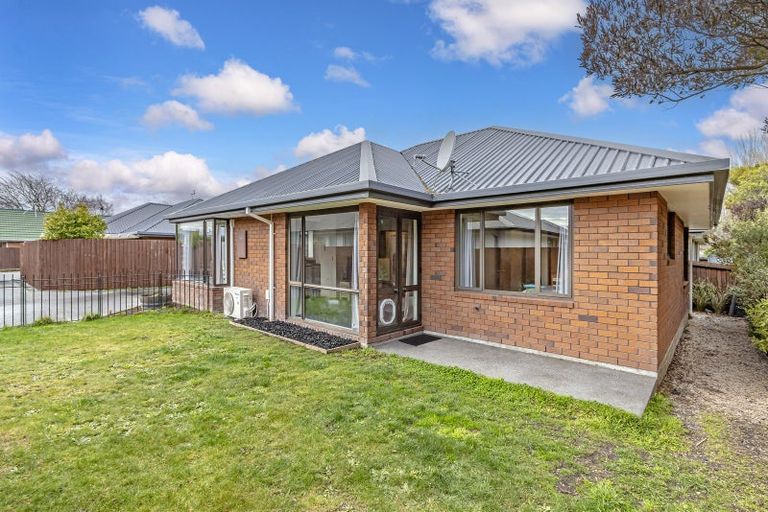 Photo of property in 2/5 Astor Place, Halswell, Christchurch, 8025