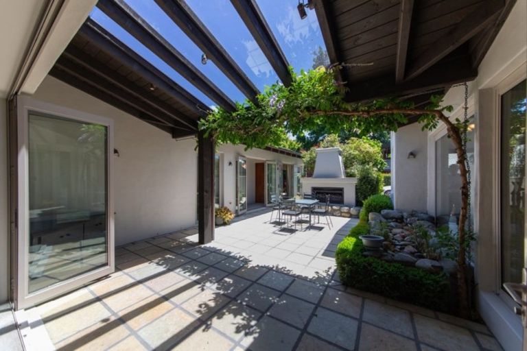 Photo of property in 12 Pastoral Lane, Hokowhitu, Palmerston North, 4410