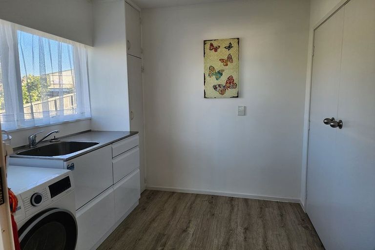 Photo of property in 24 Megan Avenue, Pakuranga Heights, Auckland, 2010