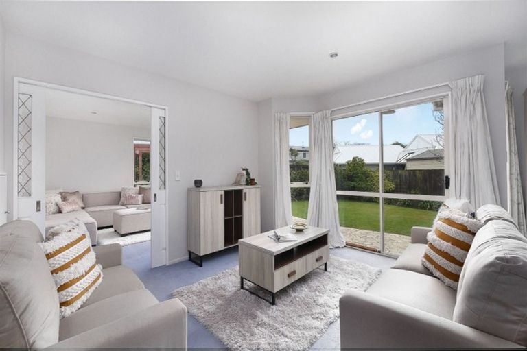 Photo of property in 10 Elmtree Close, Parklands, Christchurch, 8083