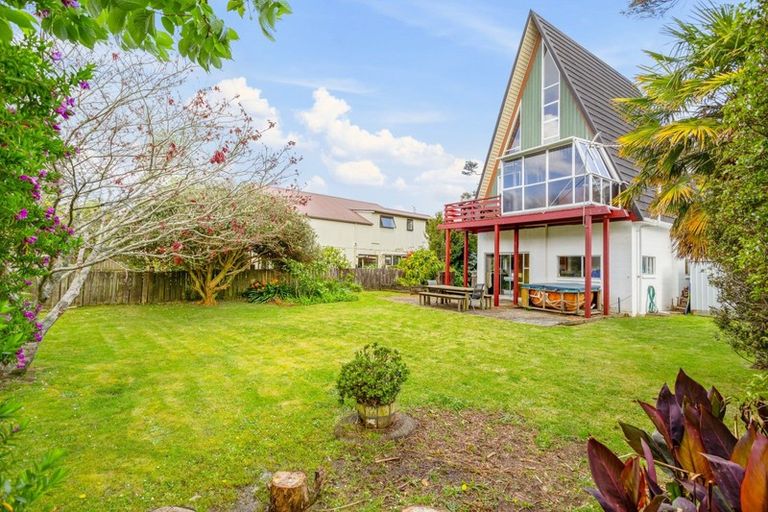 Photo of property in 34 Ferry Parade, Herald Island, Auckland, 0618