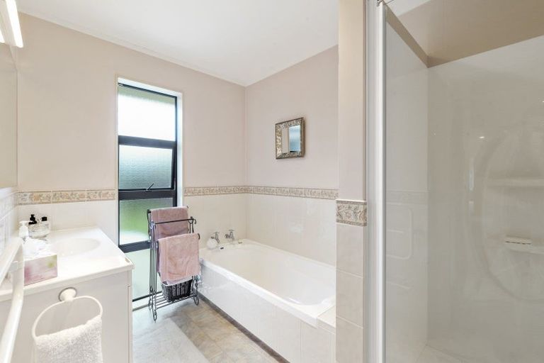 Photo of property in 12 Corfe Castle Lane, Levin, 5510