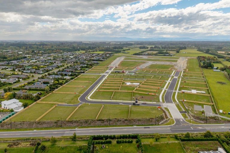 Photo of property in 37 Tetbury Drive, West Melton, 7676