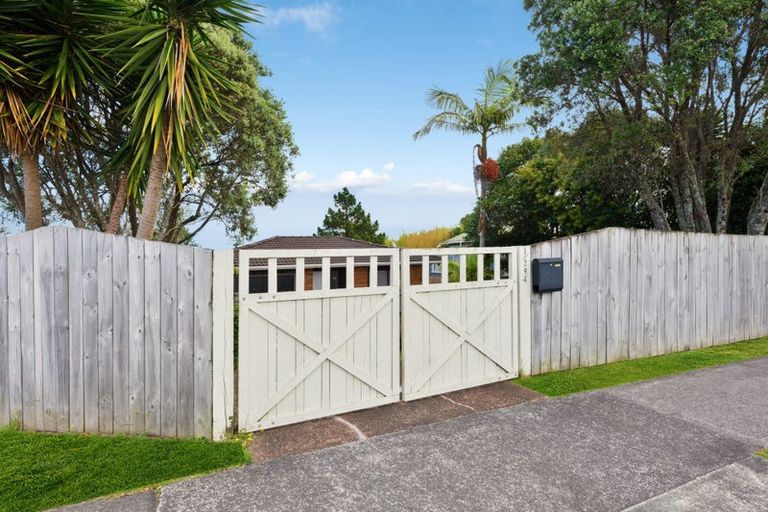 Photo of property in 1/294 Great North Road, Henderson, Auckland, 0612