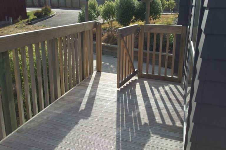 Photo of property in 5 Deptford Lane, Whitby, Porirua, 5024