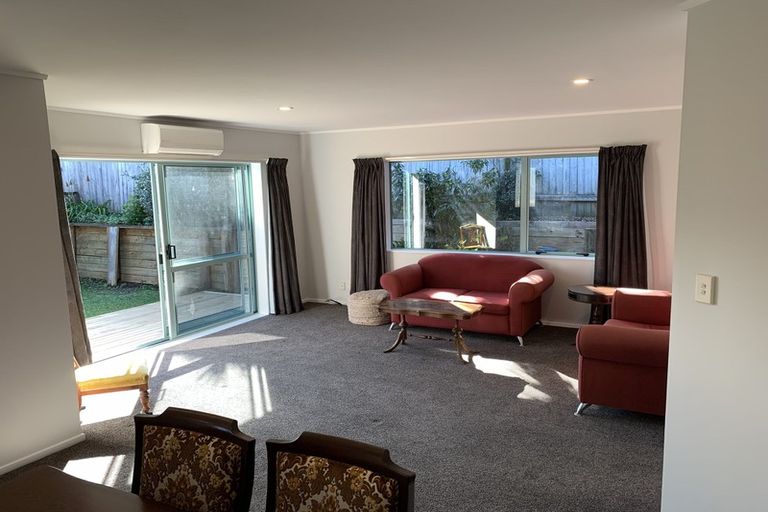 Photo of property in 16 Imelda Road, Te Atatu Peninsula, Auckland, 0610