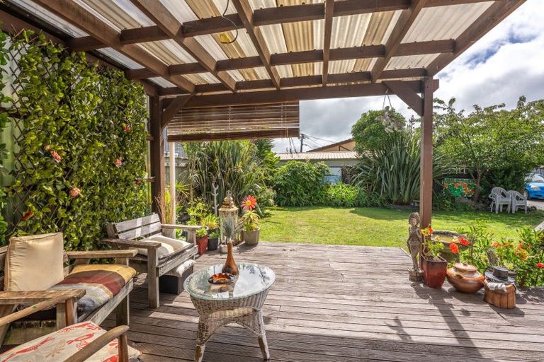 Photo of property in 6 Waimarie Avenue, Paraparaumu, 5032