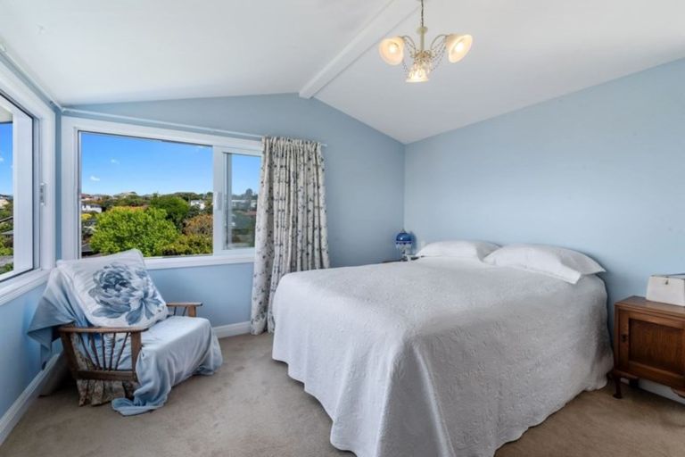 Photo of property in 47 Hebron Road, Waiake, Auckland, 0630