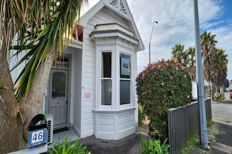 Photo of property in 46 Vivian Street, New Plymouth, 4310
