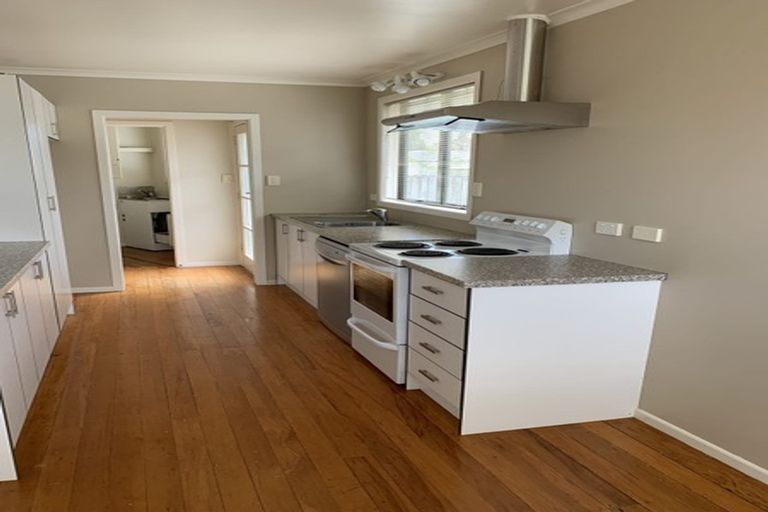 Photo of property in 3a Kelvin Road, Papakura, 2110