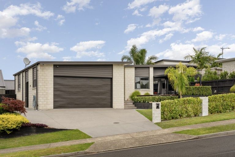 Photo of property in 5 Manotini Way, Pyes Pa, Tauranga, 3112